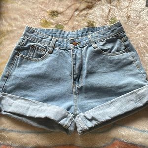 Cuffed denim shorts